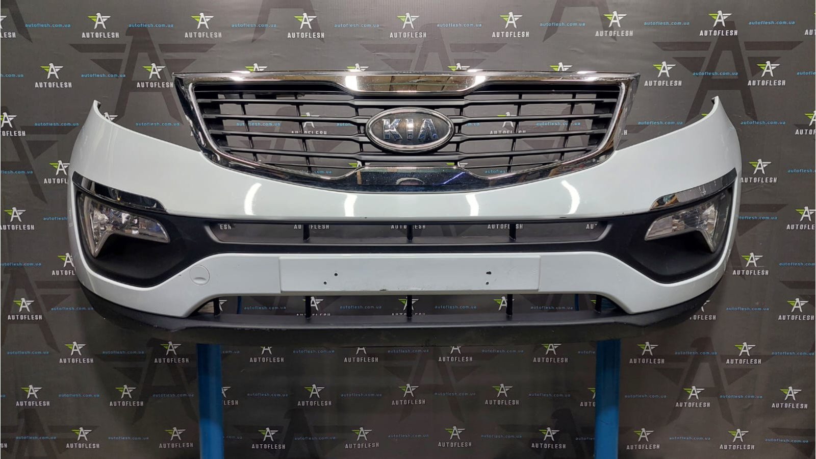 Бампер передний 865113U000, 865123U000, Код краски: WD CASSA WHITE KIA Sportage бу